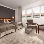 Scandic 4*