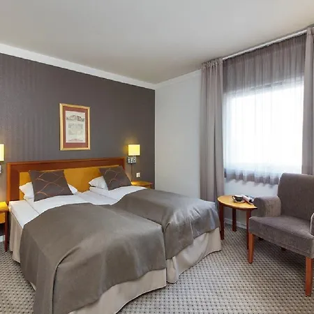 스칸딕 시티 호텔 4*